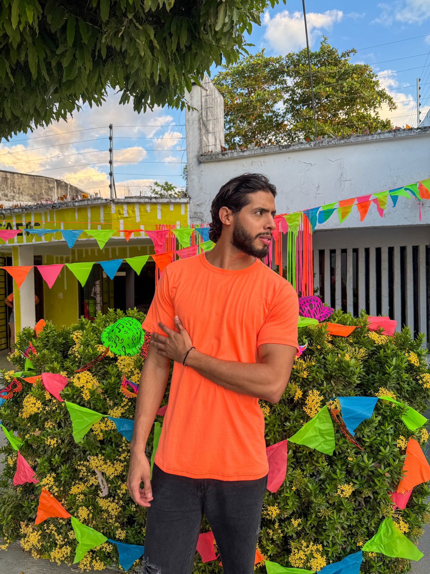 CAMISETA BASICA DE CABALLERO - NARANJA NEON - ALG