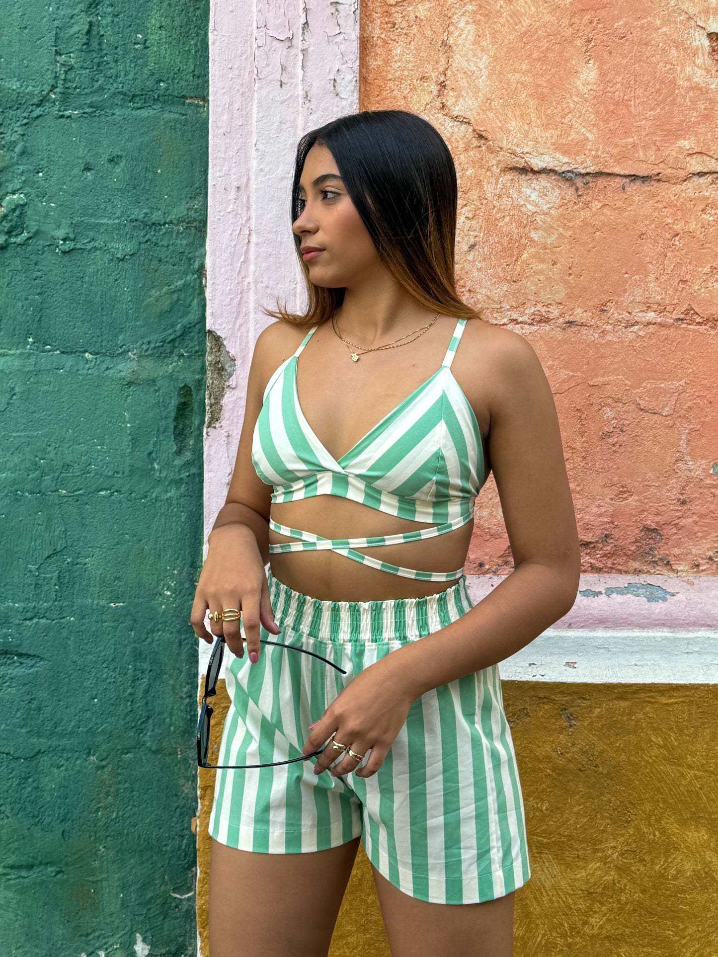 SHORT + TOP RAYAS VERDES