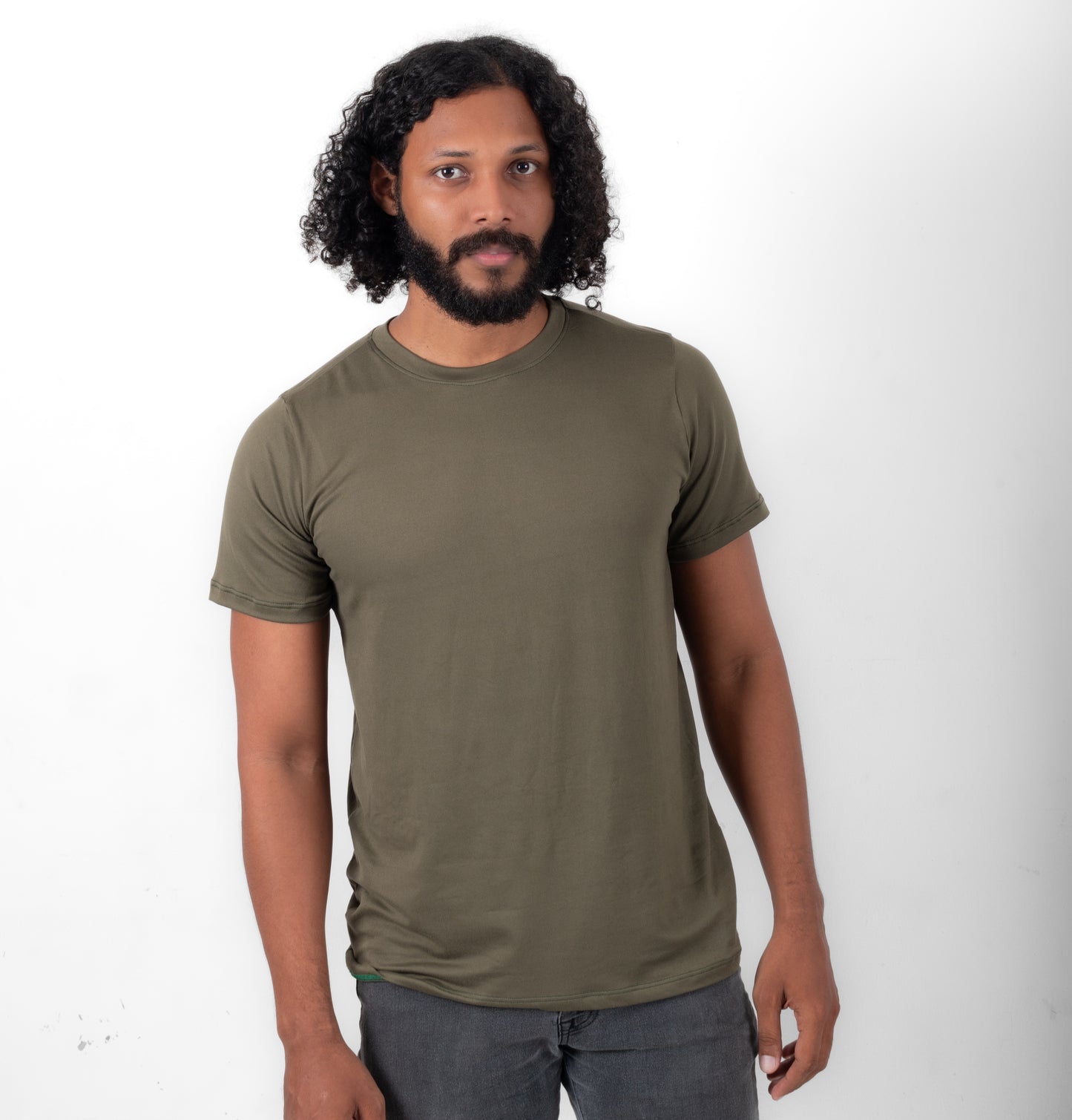 CAMISETA BASICA DE CABALLERO - VERDE MILITAR - PD