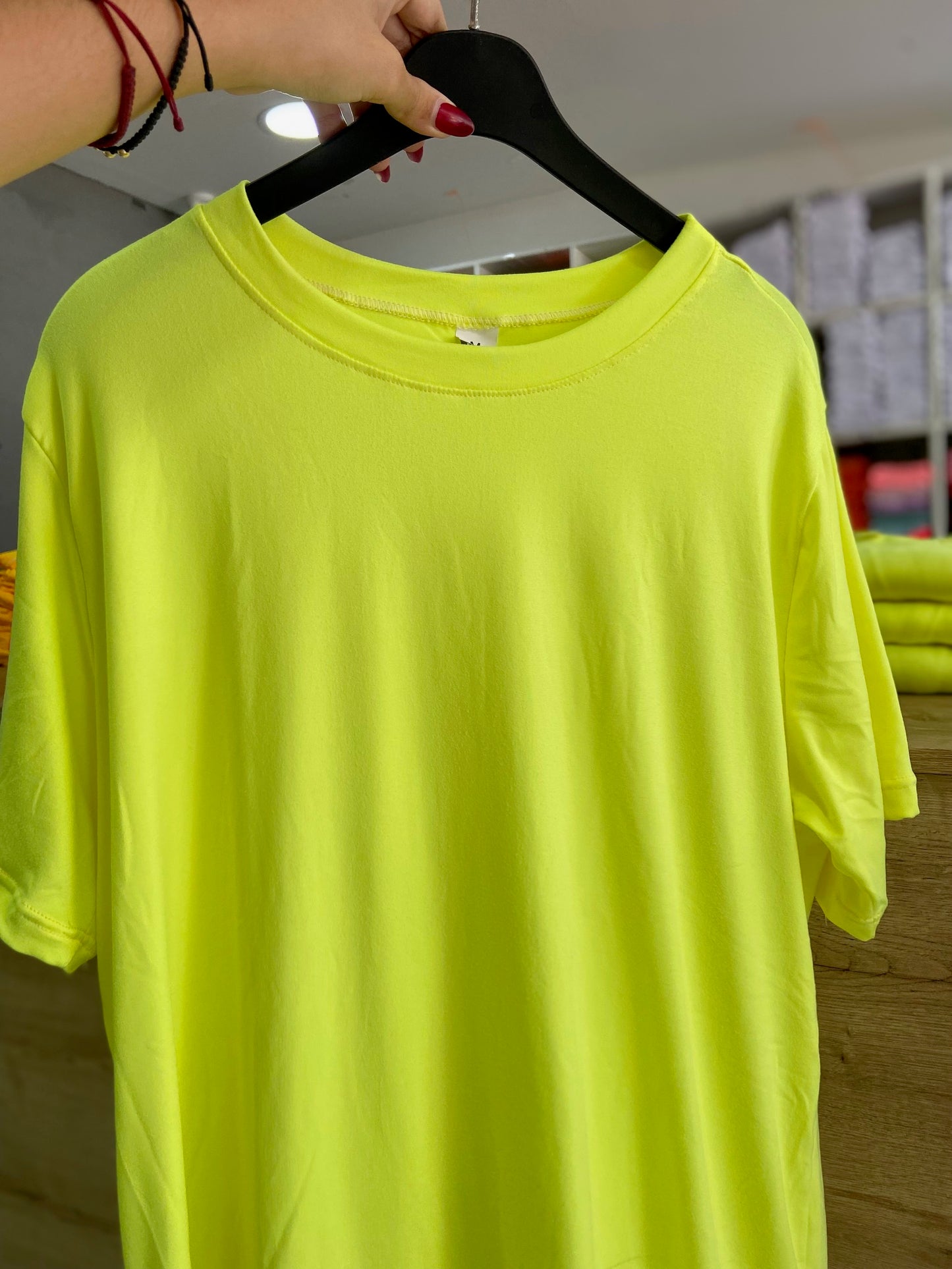 CAMISETA BASICA DE CABALLERO - AMARILLO NEON - PD