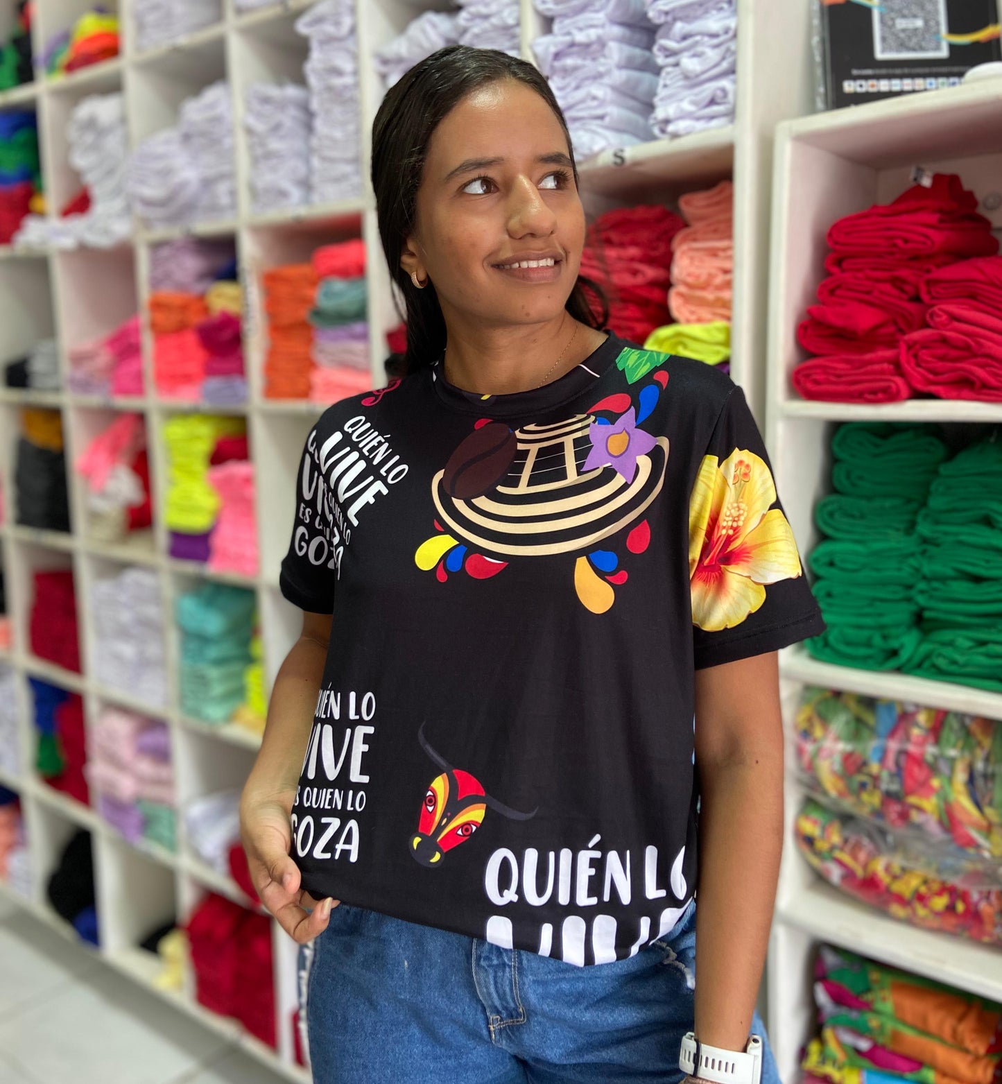 CAMISETA ESTAMPADA FULL PRINT - LA NEGRA