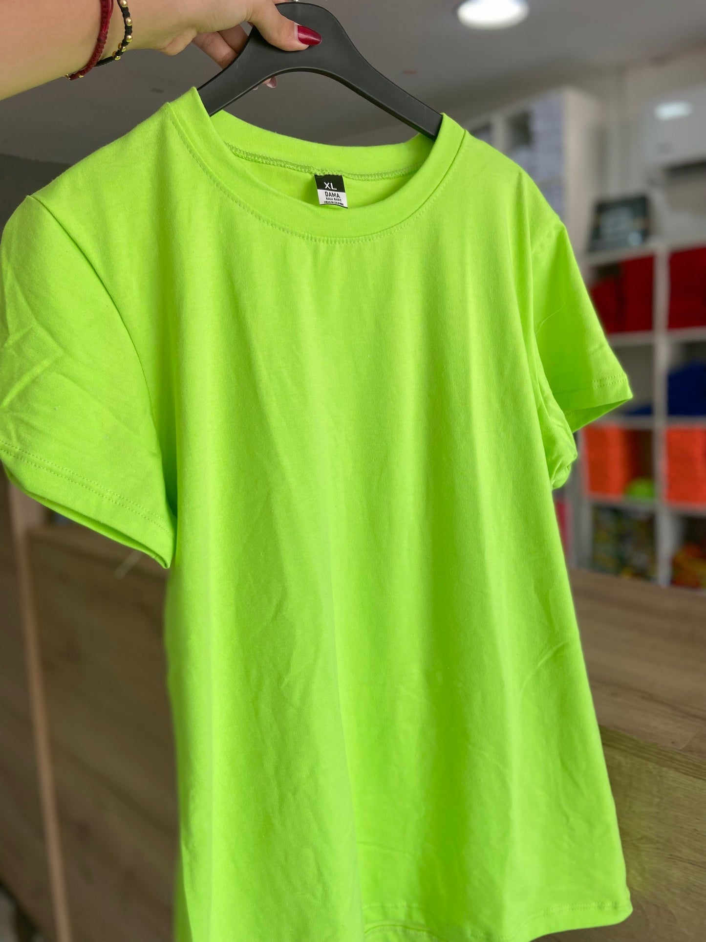 CAMISETA BASICA DE DAMA - VERDE NEON - ALG