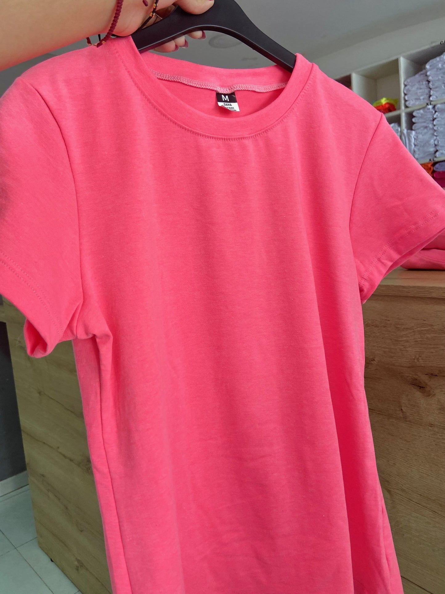 CAMISETA BASICA DE DAMA - FUCSIA NEON - ALG